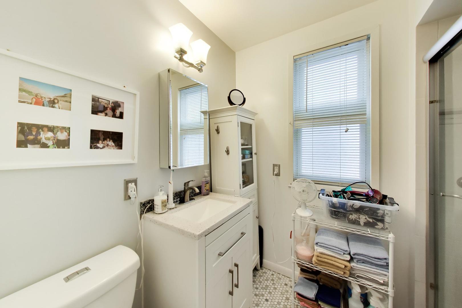 4132 N Maplewood Avenue Property Photo 43