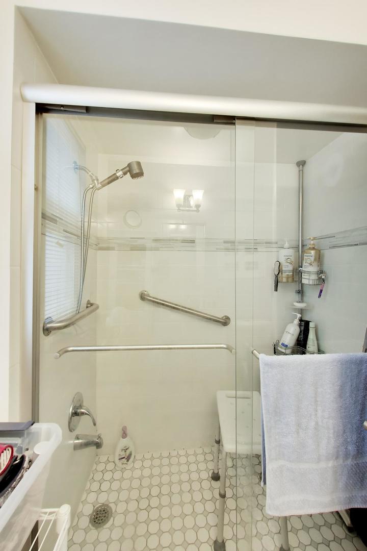 4132 N Maplewood Avenue Property Photo 44