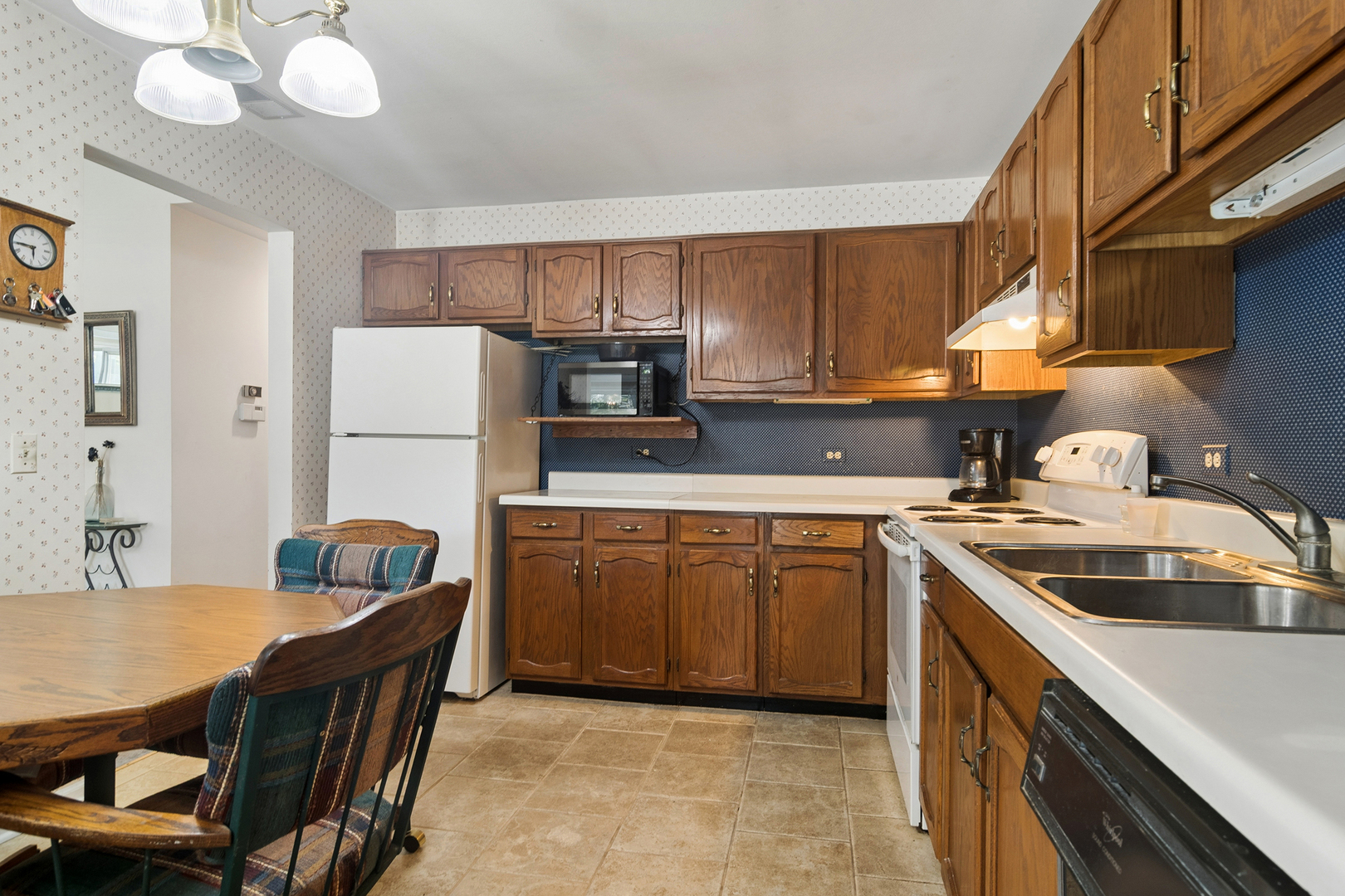 708 Newgate Lane B Property Photo 9