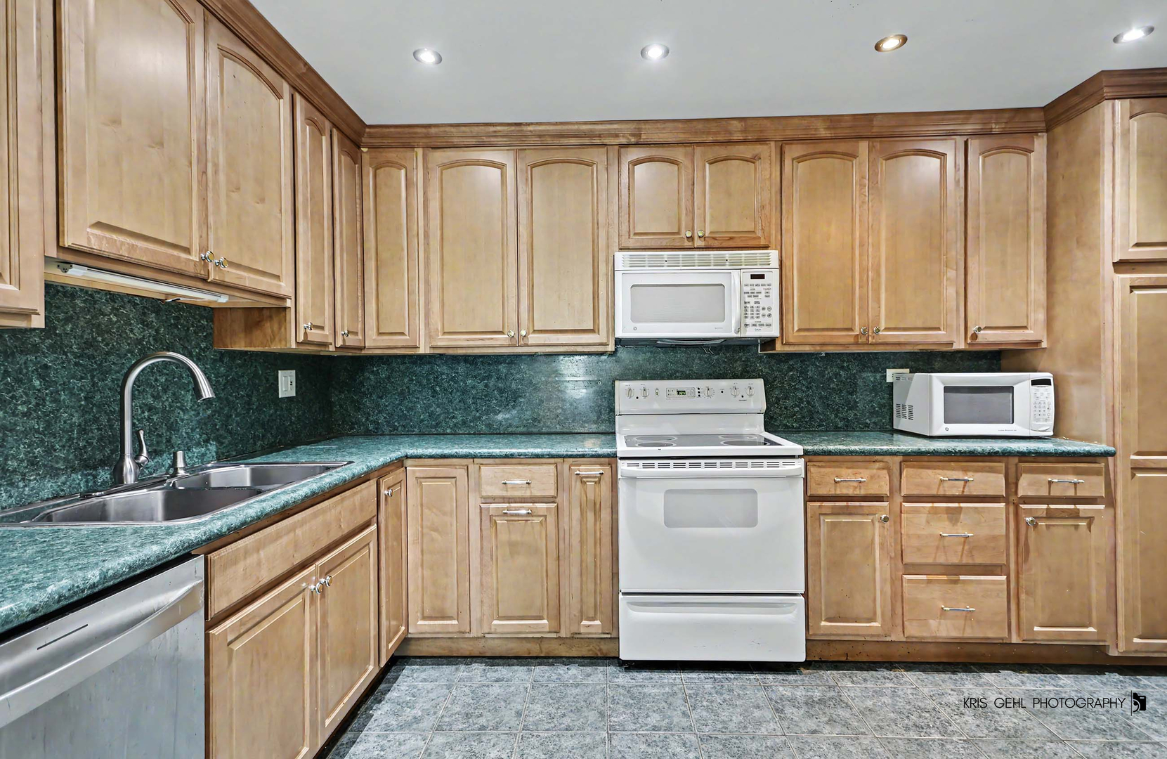 1243 E Baldwin Lane 412 Property Photo 5