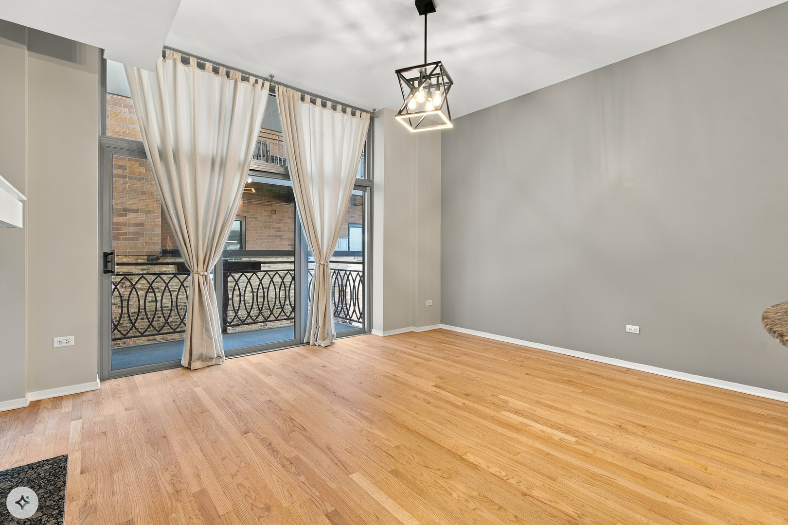 1201 W Adams Street 510 Property Photo 3