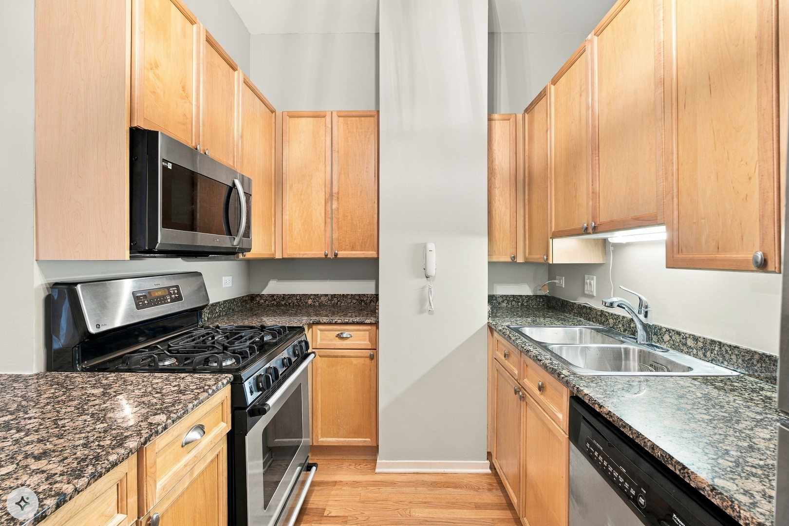 1201 W Adams Street 510 Property Photo 9