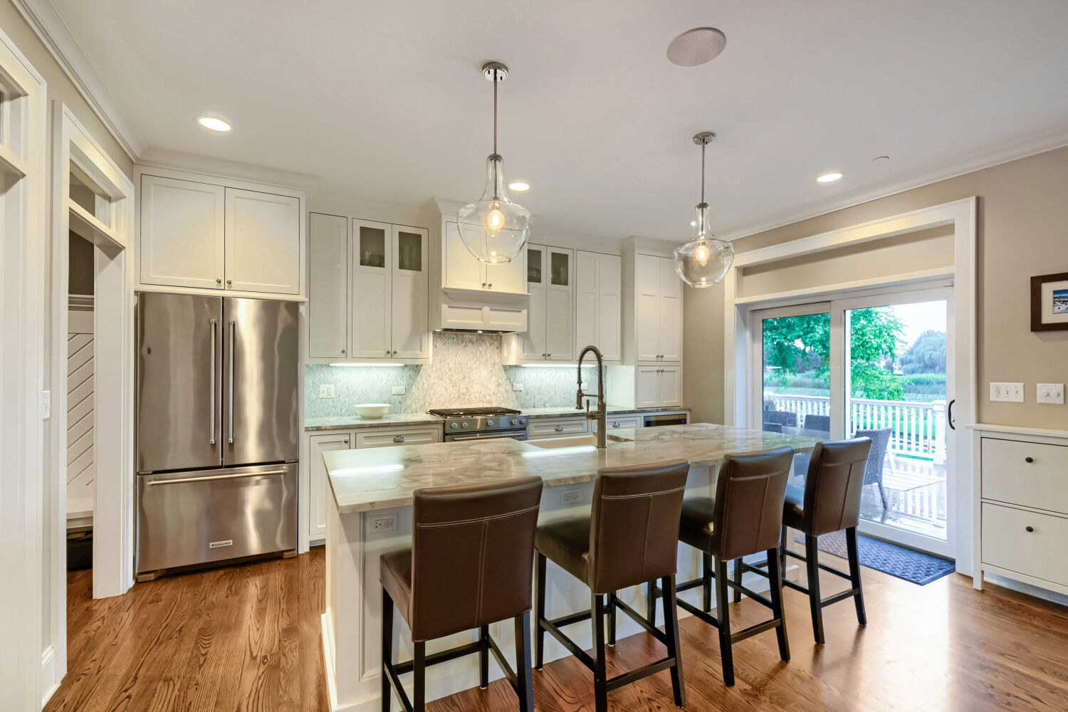 1074 Suffolk Court Property Photo 4