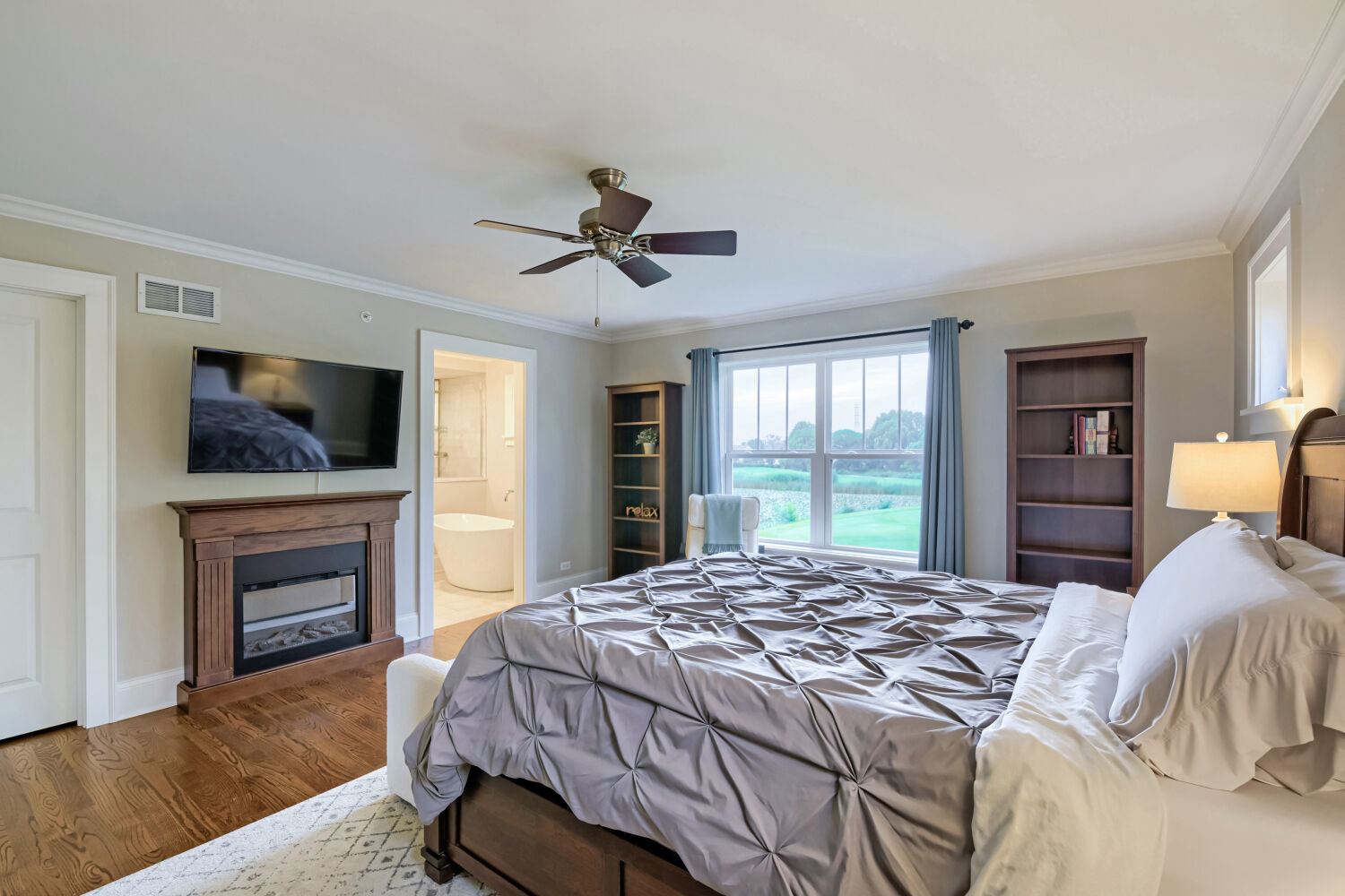 1074 Suffolk Court Property Photo 15