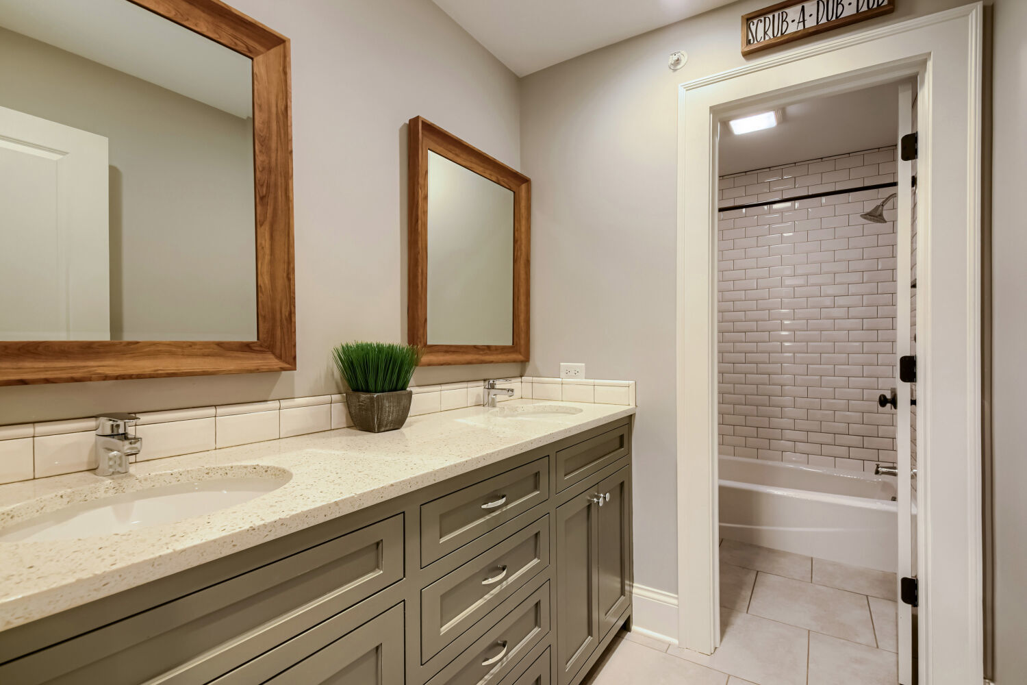 1074 Suffolk Court Property Photo 24