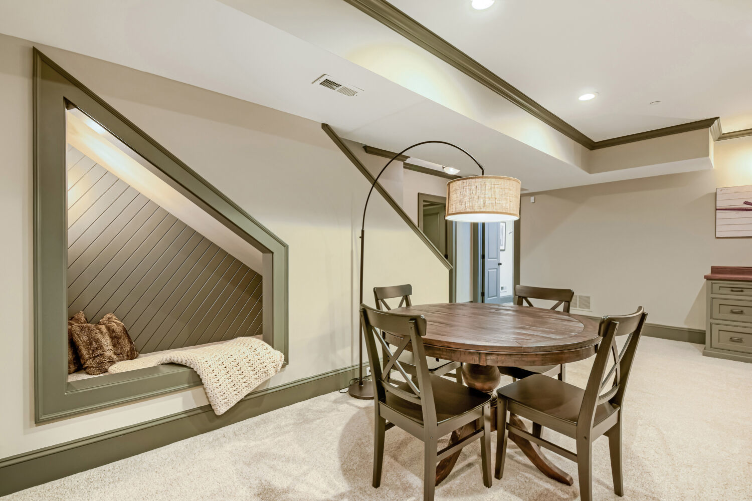 1074 Suffolk Court Property Photo 29