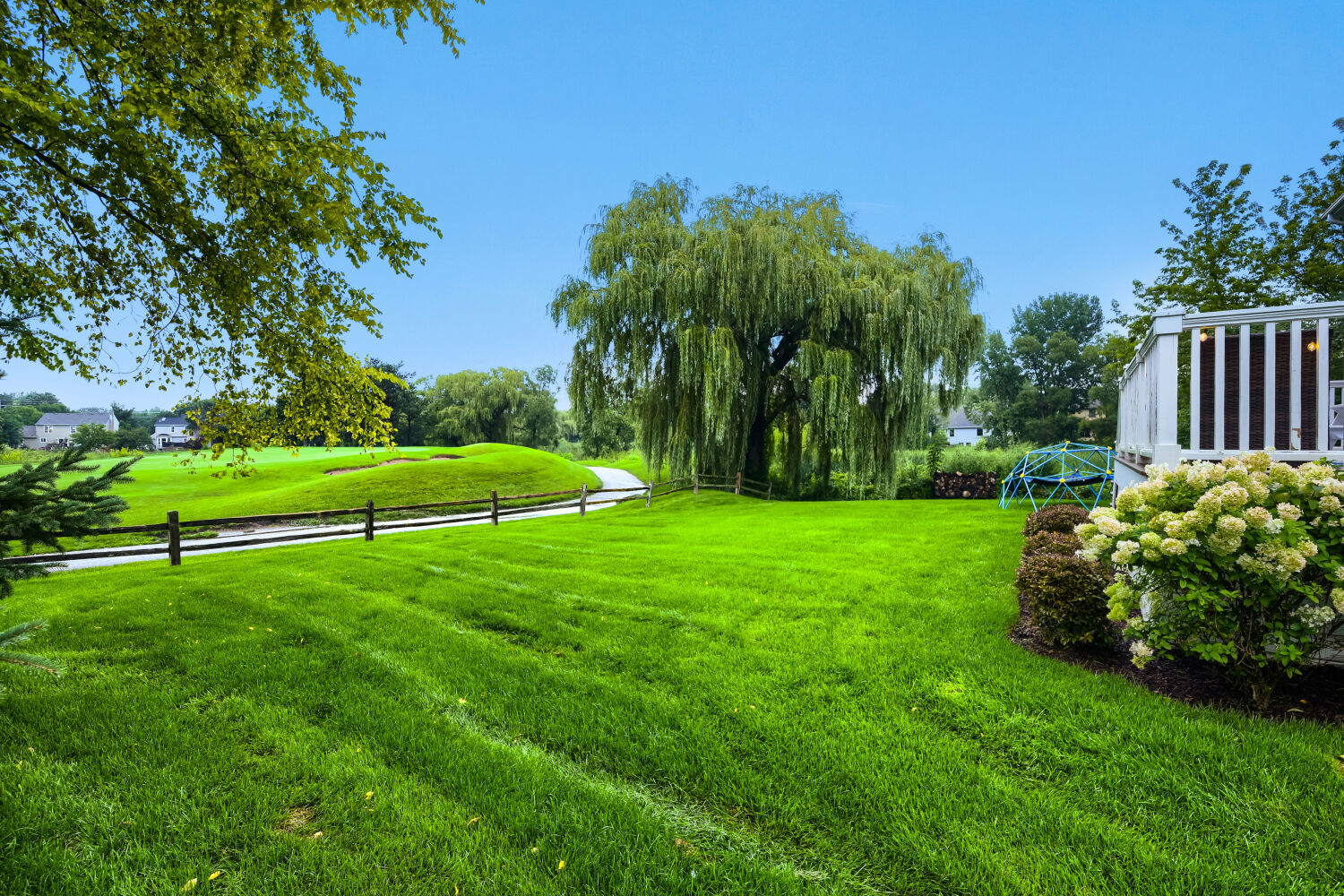 1074 Suffolk Court Property Photo 34