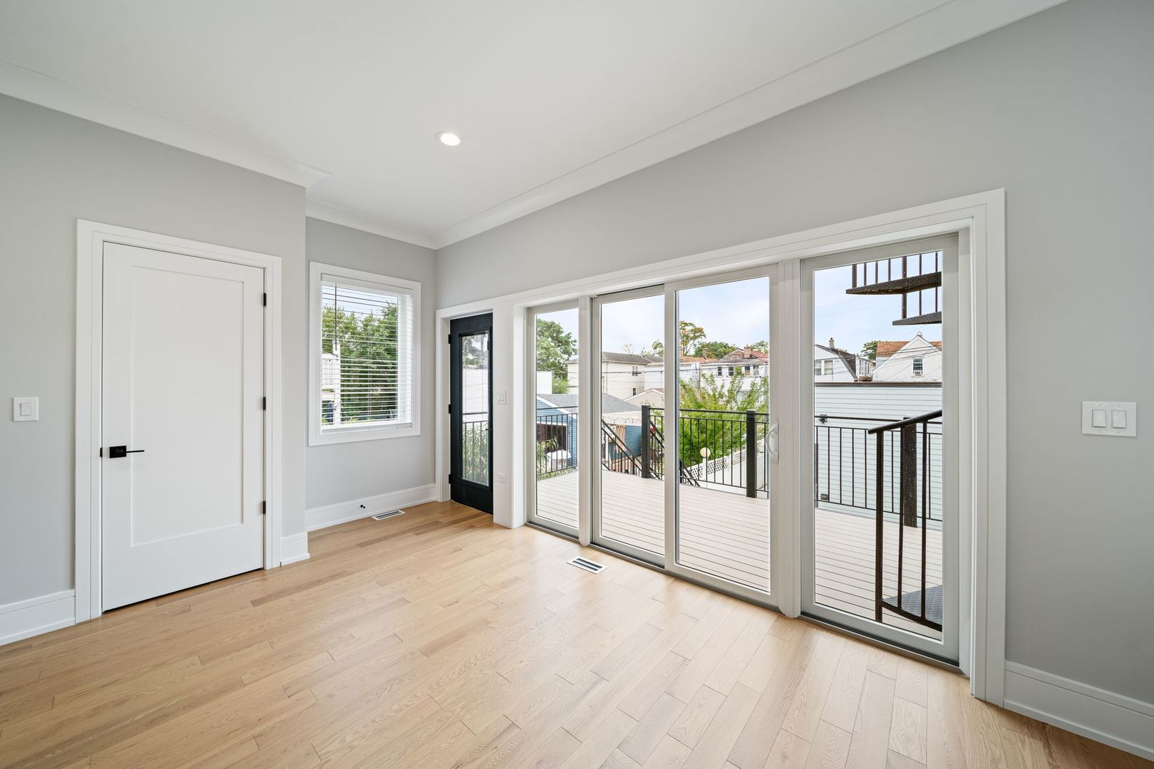 932 N Trumbull Avenue Property Photo 11