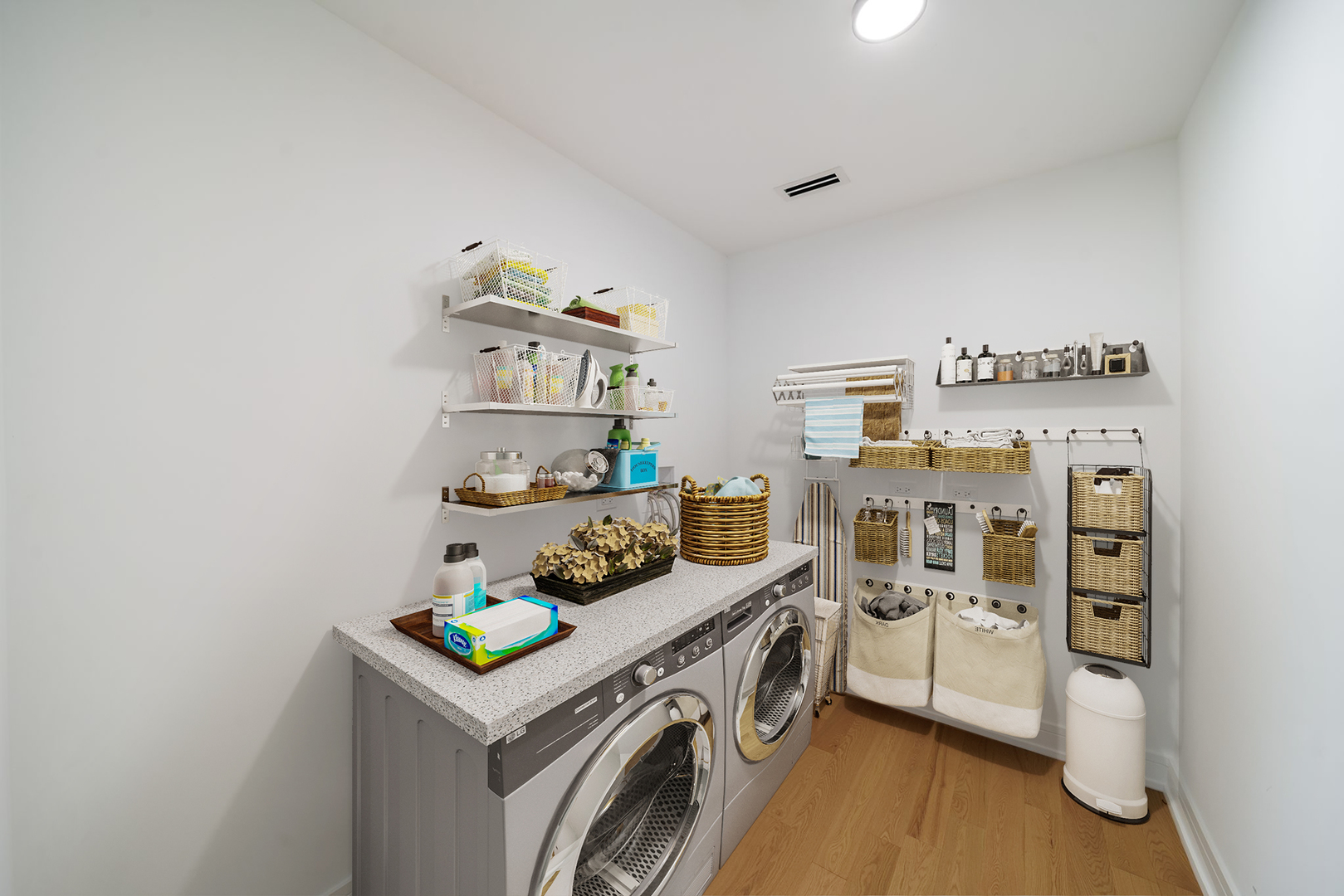 932 N Trumbull Avenue Property Photo 30
