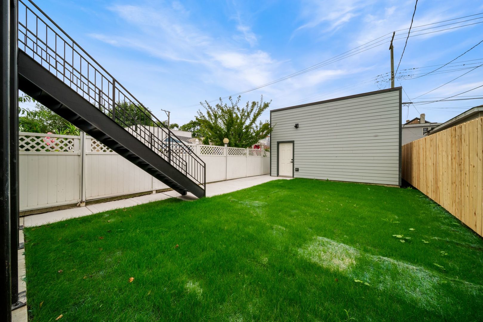932 N Trumbull Avenue Property Photo 32