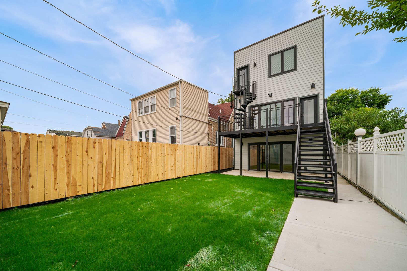 932 N Trumbull Avenue Property Photo 33