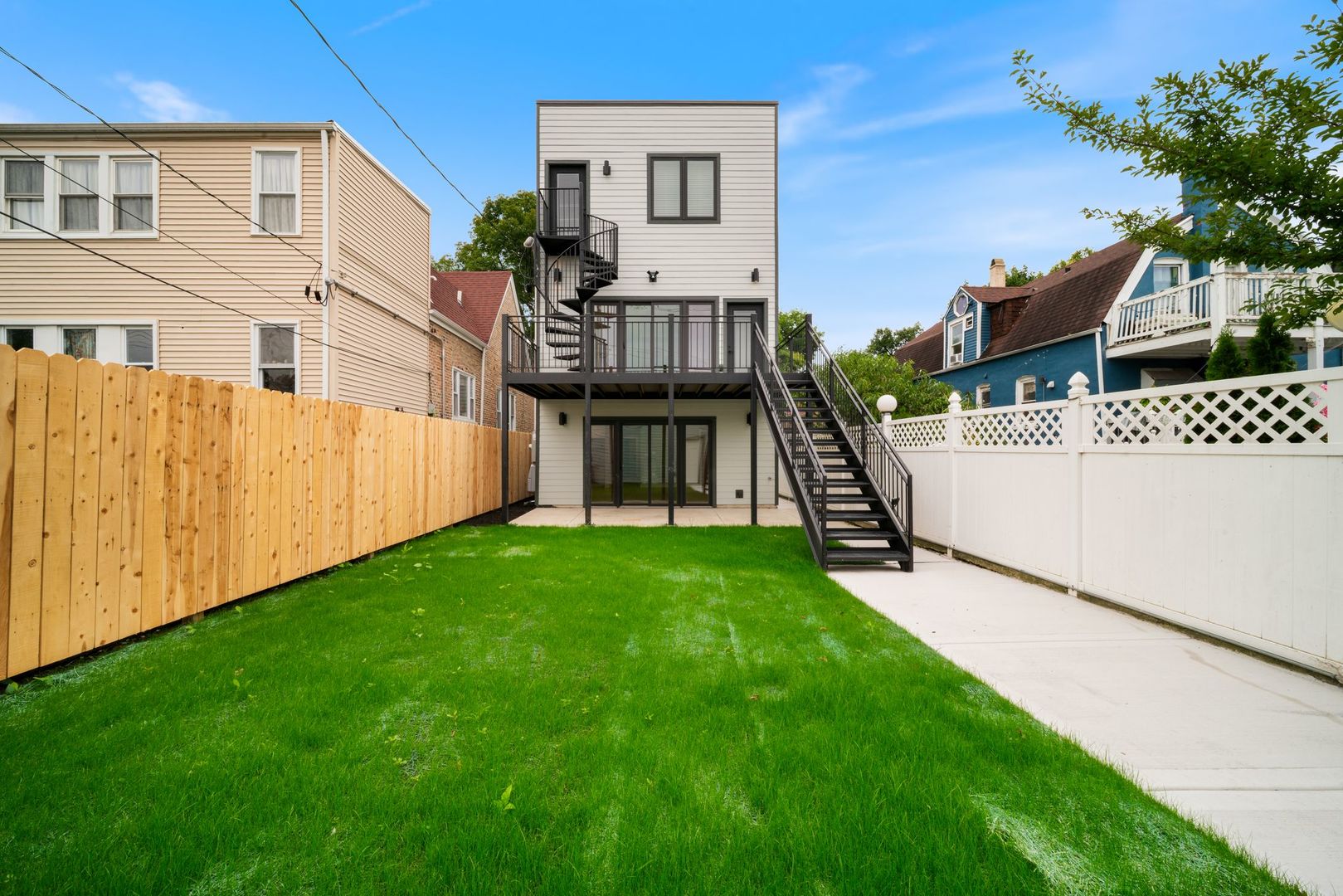 932 N Trumbull Avenue Property Photo 34