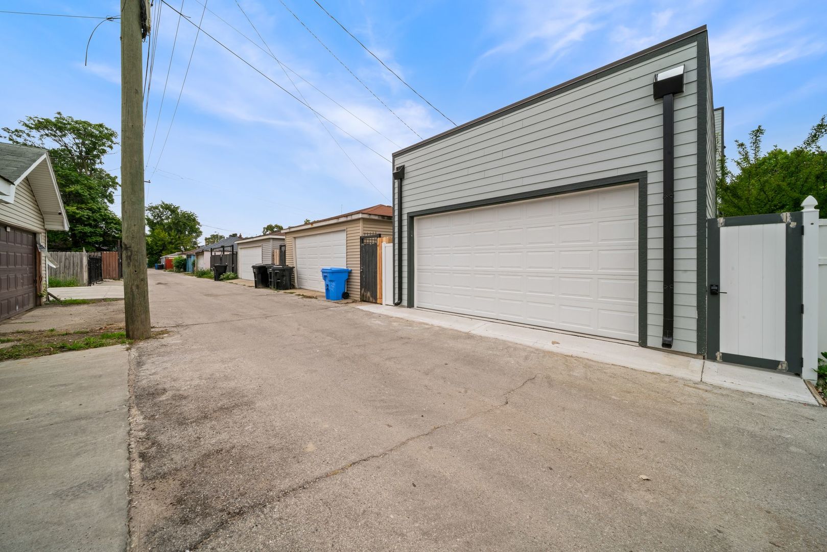 932 N Trumbull Avenue Property Photo 35