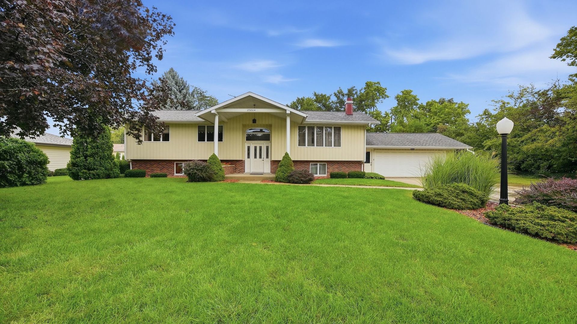 23804 W Getson Avenue Property Photo 1