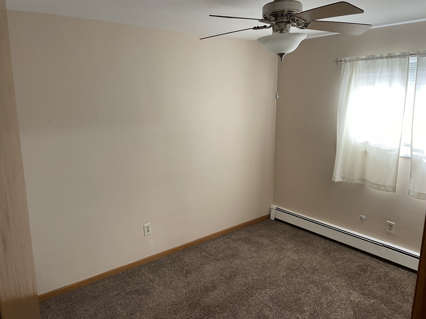 110 Town Crest Drive E Property Photo 6