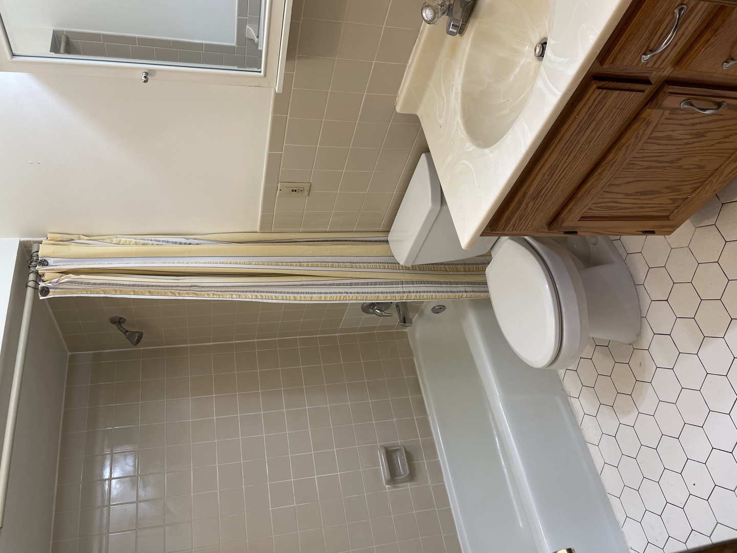 110 Town Crest Drive E Property Photo 7
