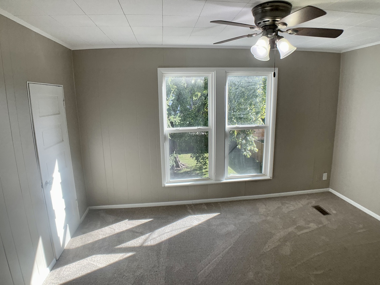 317 W Delaware Street Property Photo 17