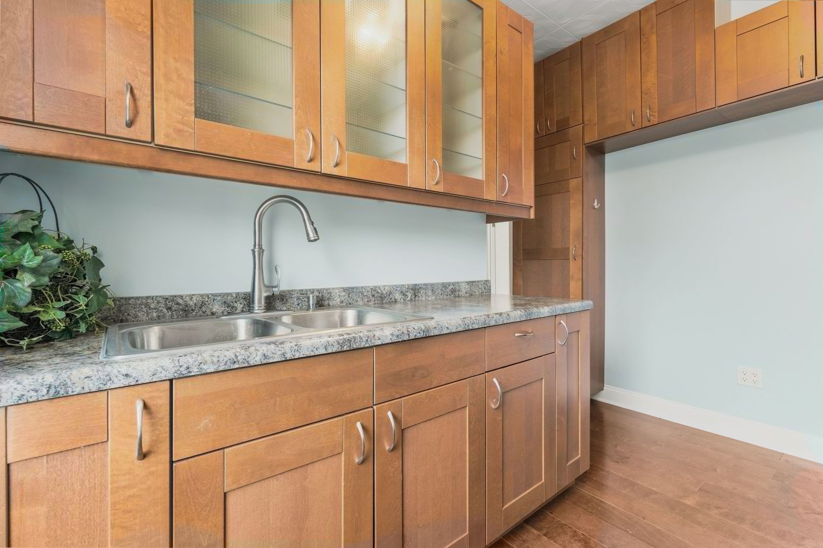 6102 S Kimbark Avenue 2w Property Photo 10