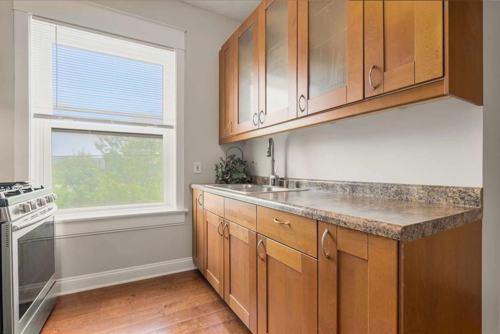 6102 S Kimbark Avenue 2w Property Photo 13
