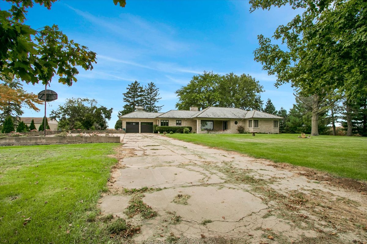 3255 E 12th Road Property Photo 1