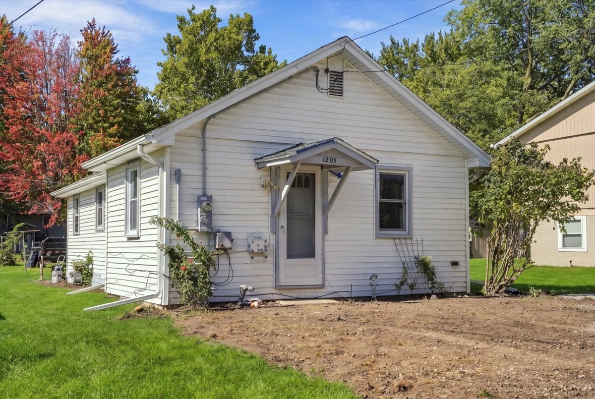 1205 Avenue K Property Photo 1