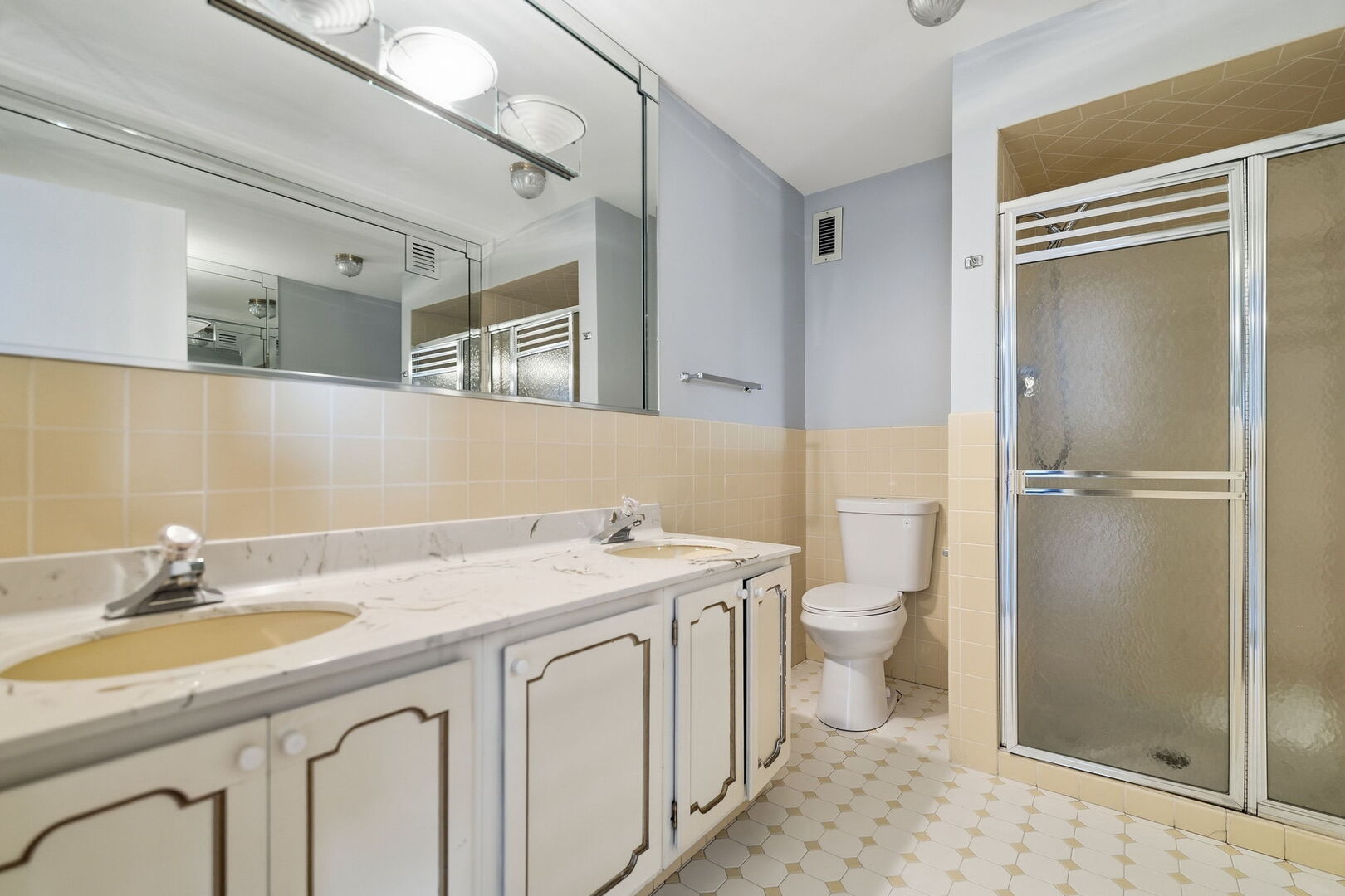 1535 Park Avenue 401 Property Photo 18
