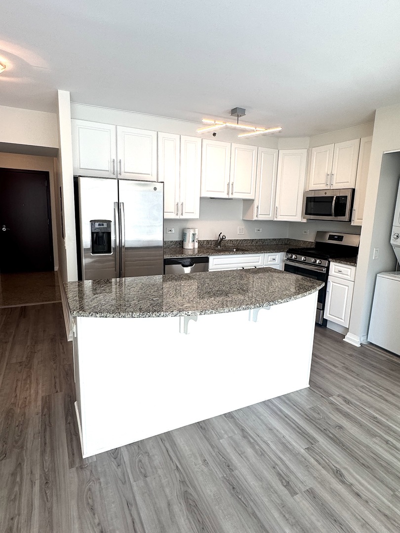 33 W Ontario Street 24c Property Photo 5