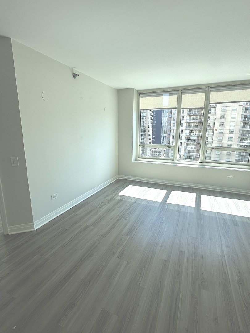 33 W Ontario Street 24c Property Photo 9