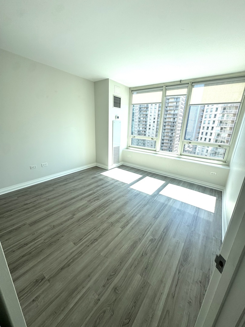 33 W Ontario Street 24c Property Photo 12