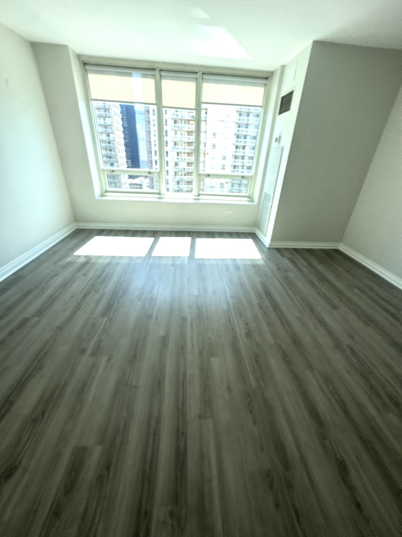 33 W Ontario Street 24c Property Photo 13
