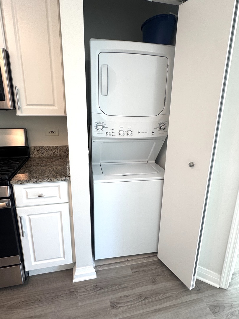33 W Ontario Street 24c Property Photo 17