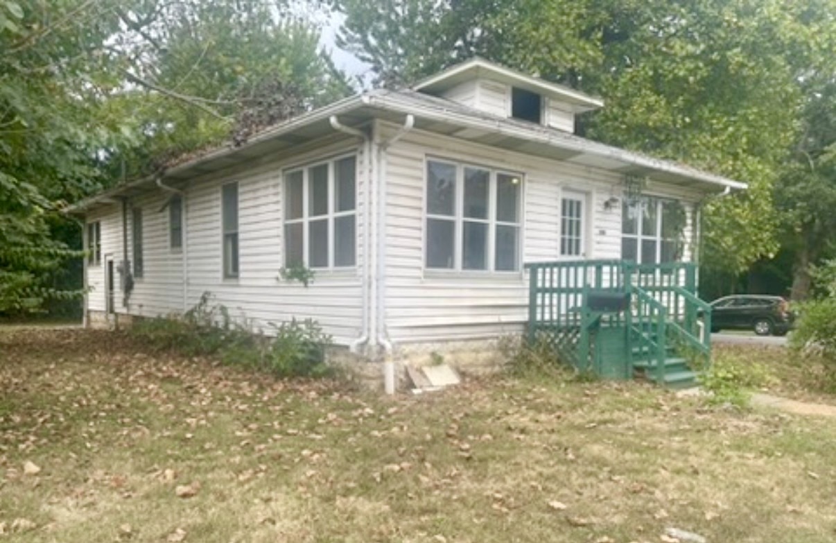 500 S Forest Avenue Property Photo 2