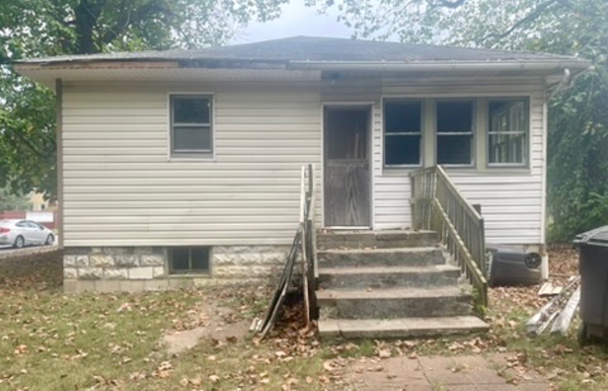 500 S Forest Avenue Property Photo 4