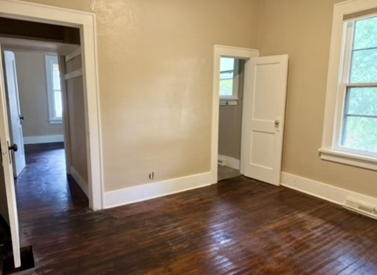 500 S Forest Avenue Property Photo 23