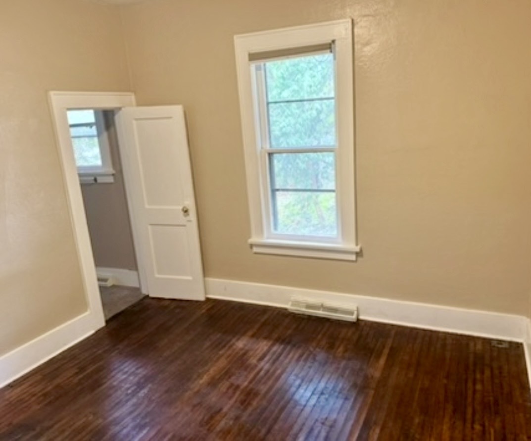 500 S Forest Avenue Property Photo 24