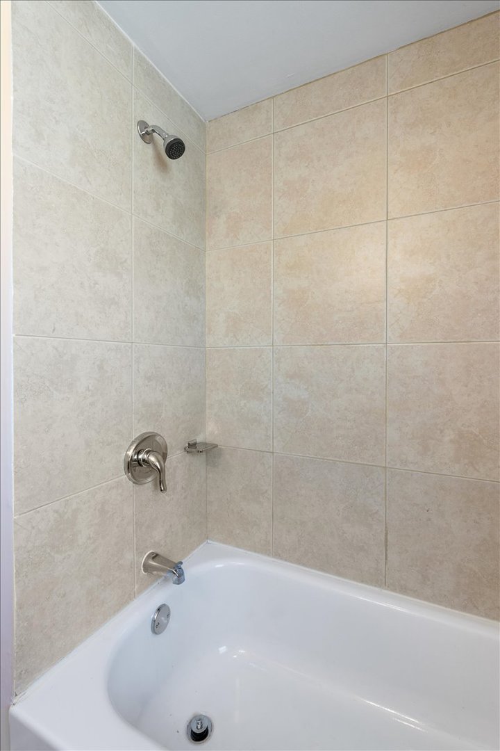 7350 W Summerdale Avenue Property Photo 19
