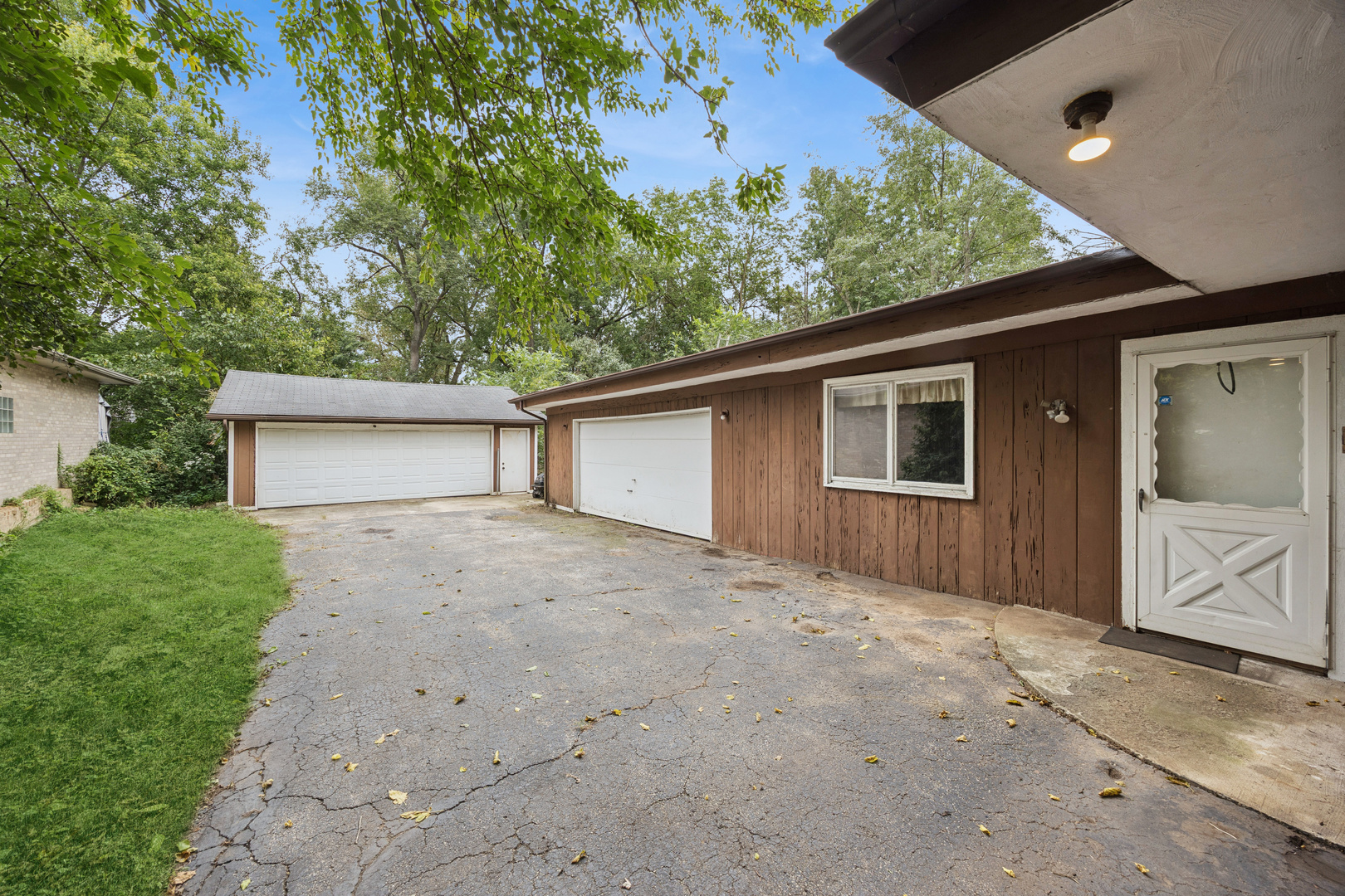 9041 Maple Avenue Property Photo 3