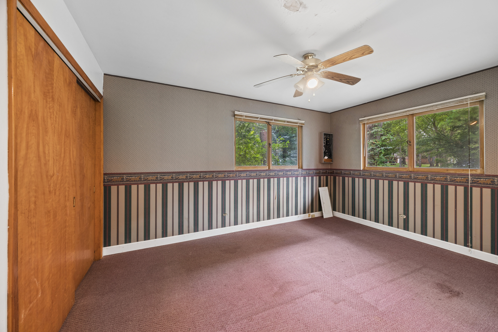 9041 Maple Avenue Property Photo 4
