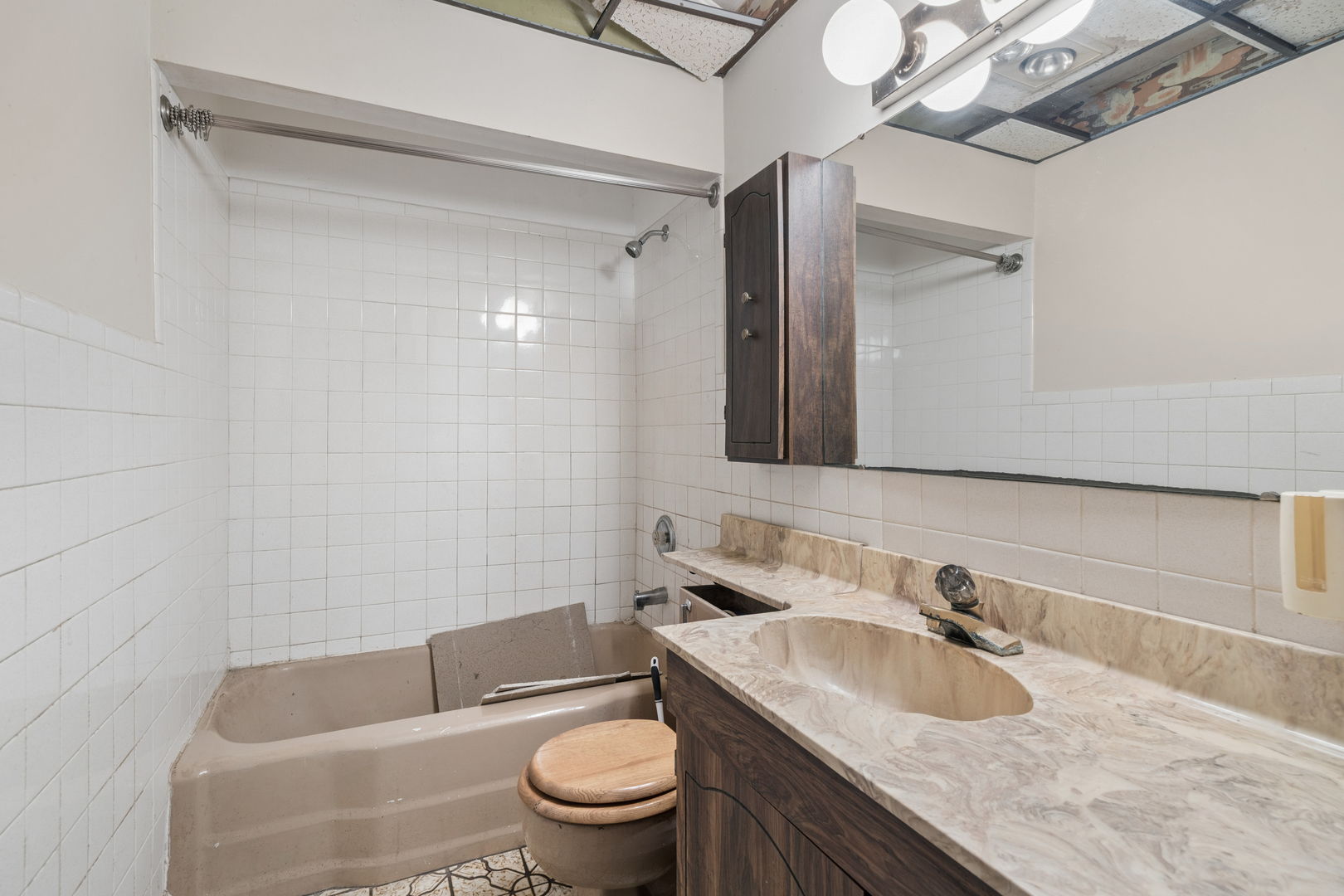 9041 Maple Avenue Property Photo 6