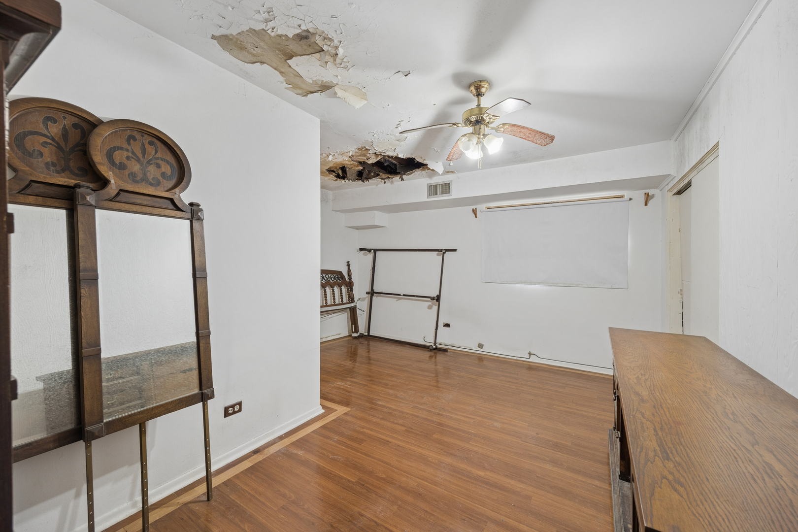 9041 Maple Avenue Property Photo 7