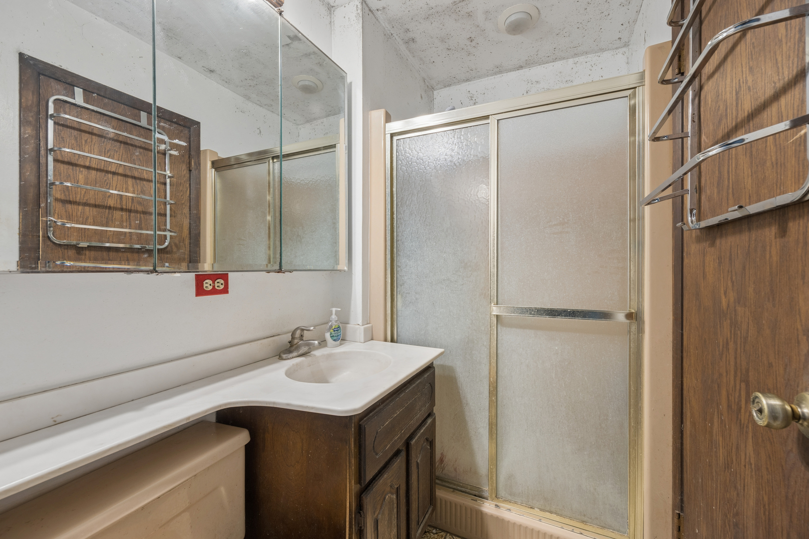 9041 Maple Avenue Property Photo 8