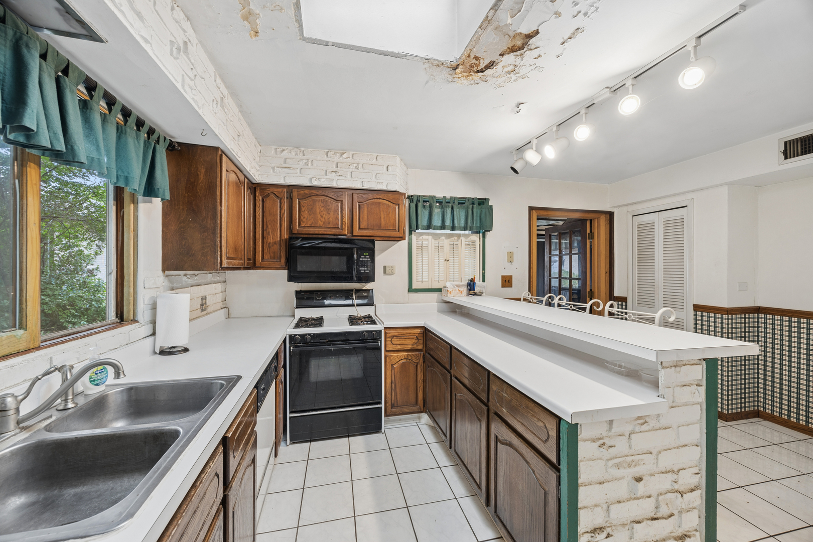 9041 Maple Avenue Property Photo 11