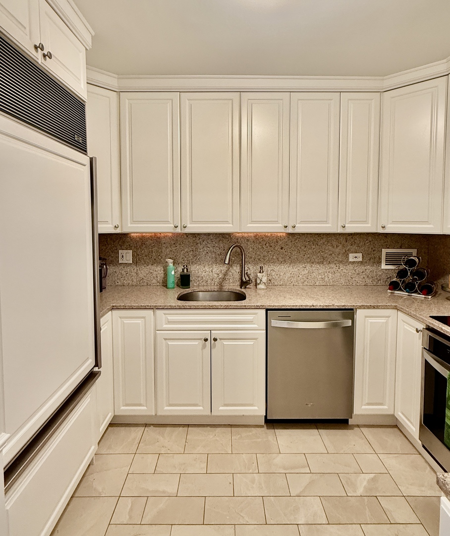 100 E Bellevue Street 10f Property Photo 11
