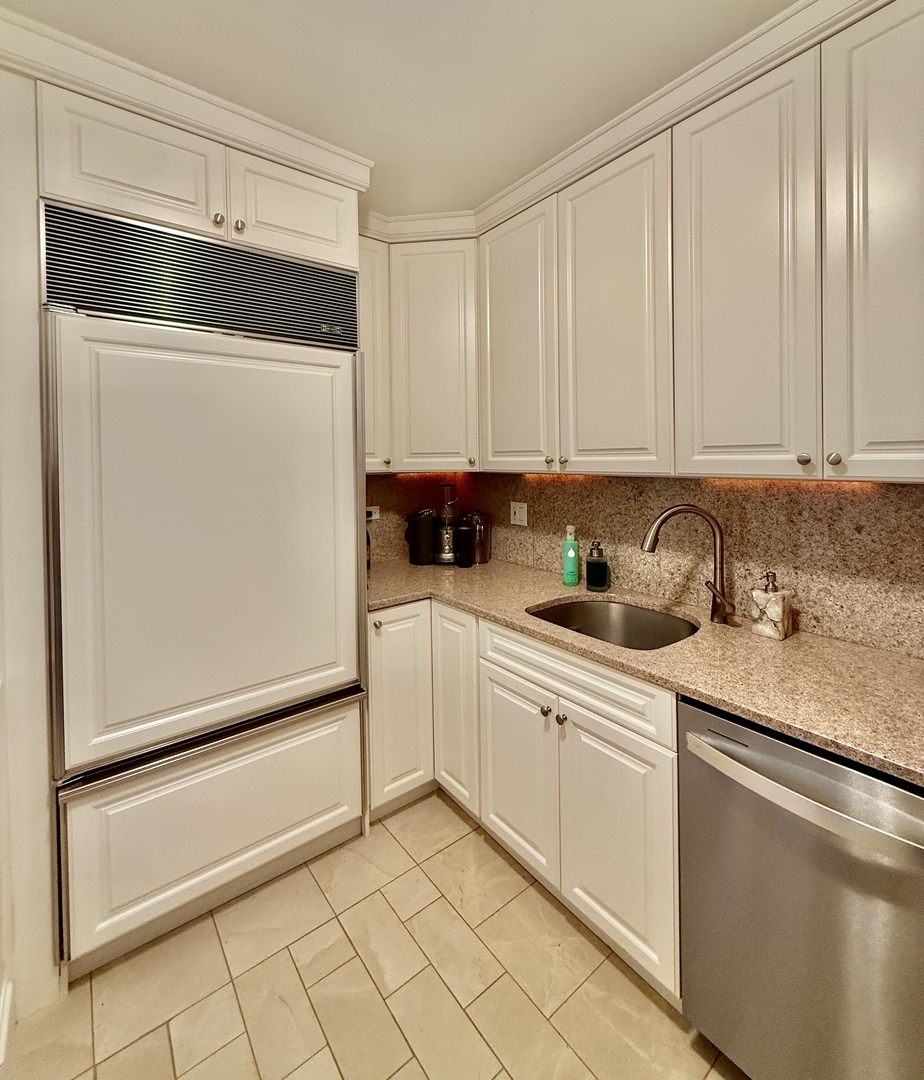 100 E Bellevue Street 10f Property Photo 14