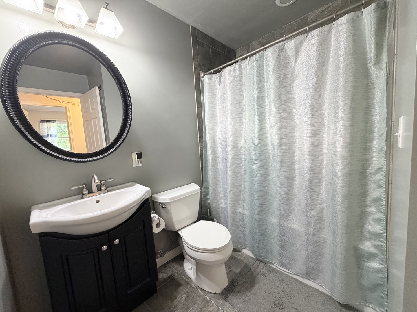 104 E North Street Property Photo 7