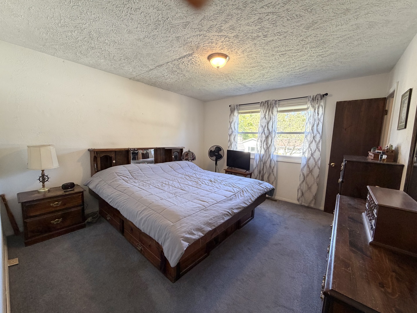 104 E North Street Property Photo 8