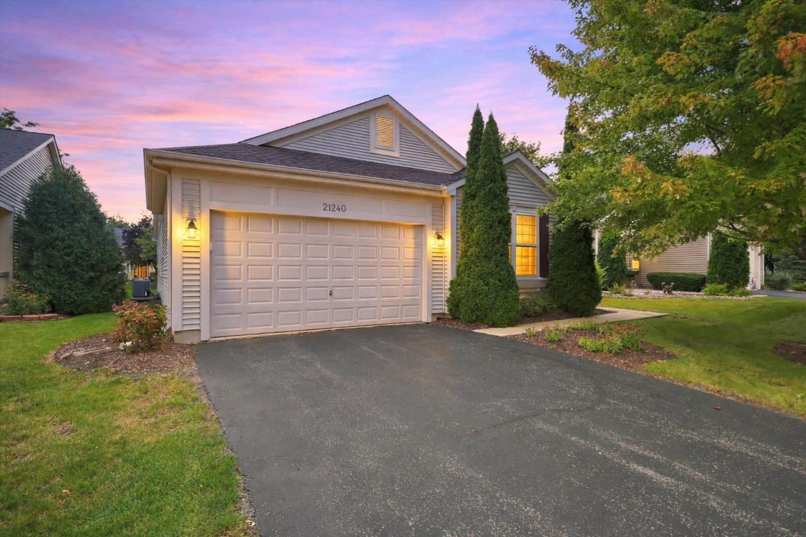 21240 Windsor Lake Lane Property Photo 2
