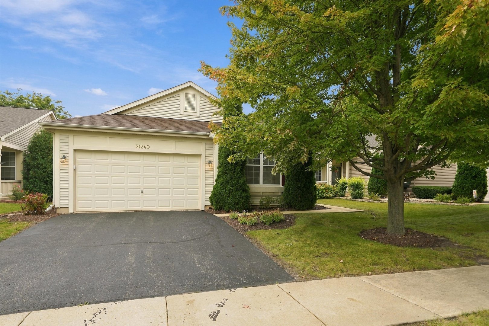 21240 Windsor Lake Lane Property Photo 3