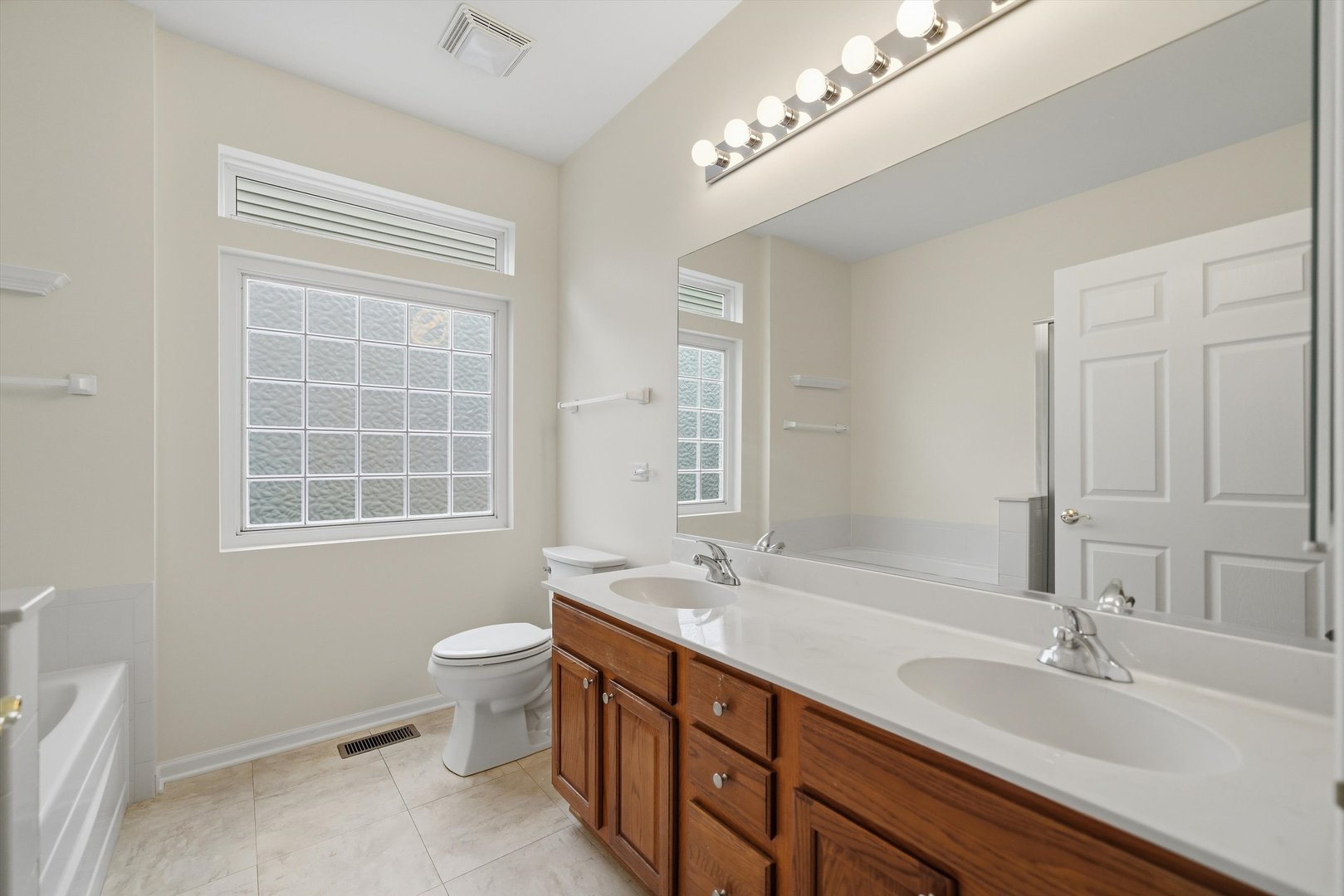 21240 Windsor Lake Lane Property Photo 26