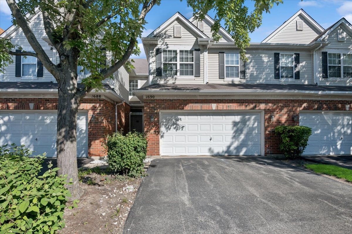 1690 Buckingham Drive Property Photo 1